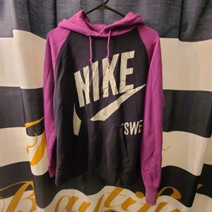🚨Retro NIKE Hoodie🚨